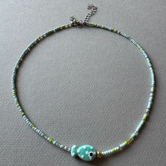 Beaded Necklace with green Fish Pendant M514 - Picture 3 of 3
